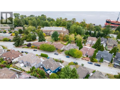 3 BURRARD Crescent | Port Moody British Columbia | Slide Image Ten