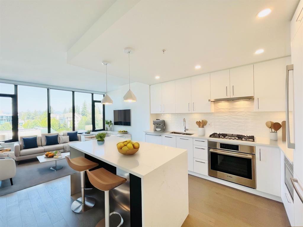 1588 JOHNSTON Road, White Rock, British Columbia V4B 0C5