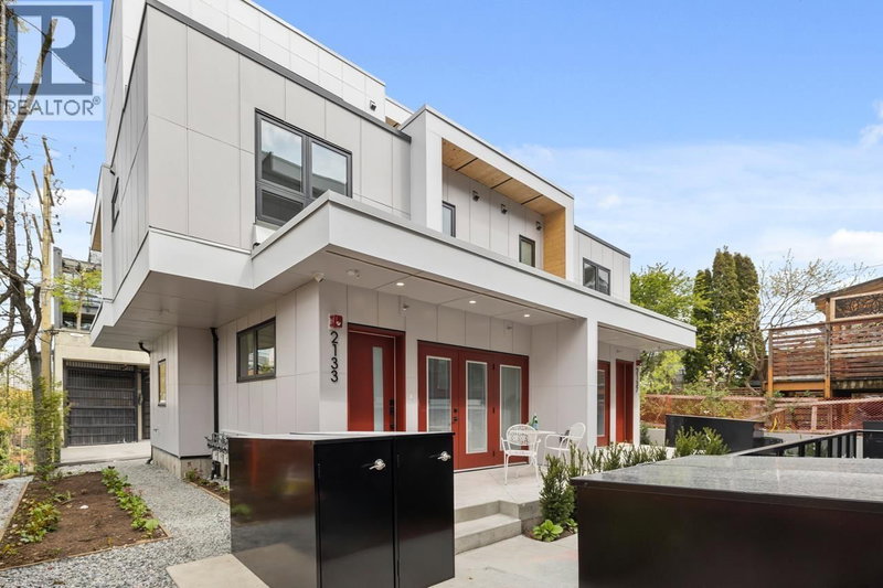 2133 PENDER Street Vancouver British Columbia, V5L 1X3 - 3 Bedrooms Condo For Sale