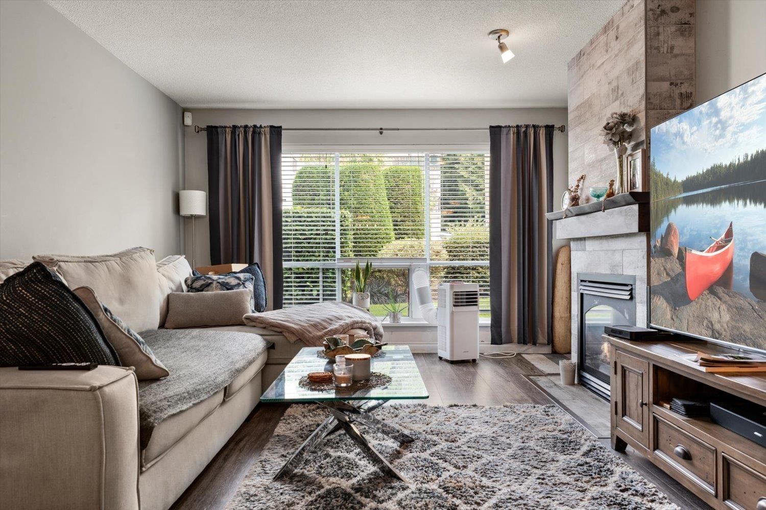 33280 BOURQUIN Crescent East, Abbotsford, British Columbia V2S 7K2
