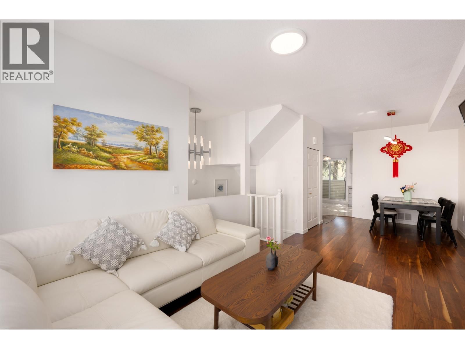 6700 RUMBLE Street, Burnaby, British Columbia V5E 4H7
