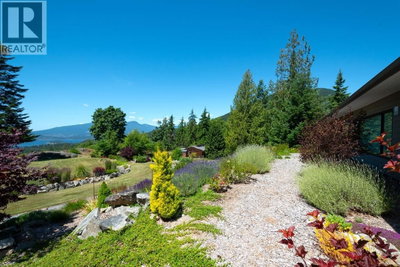 465 SUNSET Road | Bowen Island British Columbia | Slide Image Four