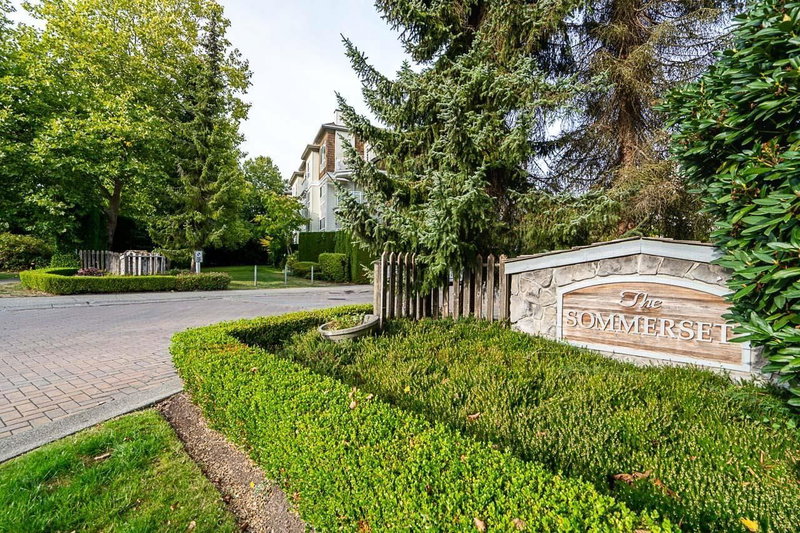 10186 155 Street Surrey British Columbia, V3R 0R6 - 1 Bedroom Condo For Sale