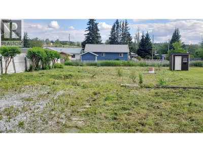 374 VICTORIA Street | Vanderhoof British Columbia | Slide Image Three