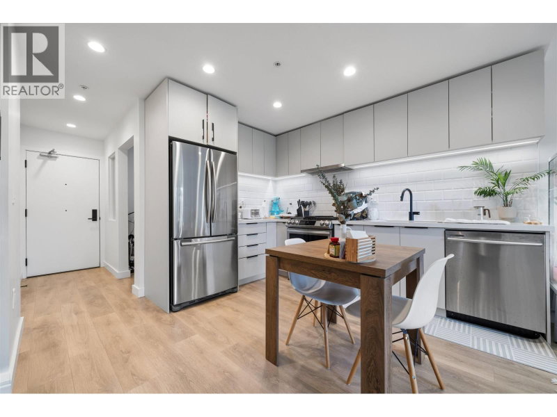 3038 ST GEORGE Street Port Moody British Columbia, V3H 0L3 - 1 Bedroom Condo For Sale