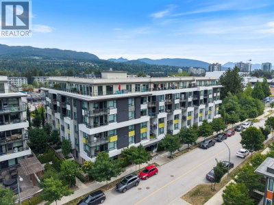 3038 ST GEORGE Street | Port Moody British Columbia | Slide Image Eleven