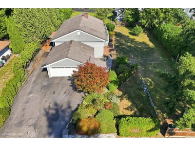 5636 120 Street | Surrey British Columbia | Slide Image Three