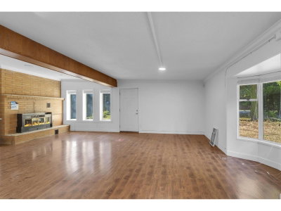 13897 56A Avenue | Surrey British Columbia | Slide Image Seventeen