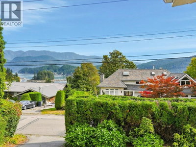 787 ROSLYN Boulevard | North Vancouver British Columbia | Slide Image Fourteen