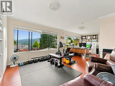 787 ROSLYN Boulevard | North Vancouver British Columbia | Slide Image Thirty