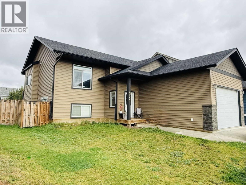 8324 88 Avenue Fort St. John British Columbia, V1J 0S2 - 5 Bedrooms Home For Sale