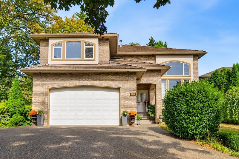 9323 206A Street Langley British Columbia, V1M 2W8 - 6 Bedrooms Home For Sale