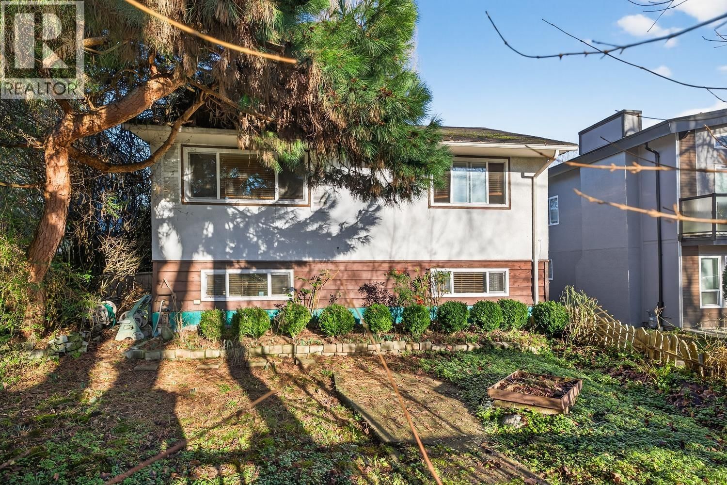 557 21ST Avenue, Vancouver, British Columbia V5V 1R5