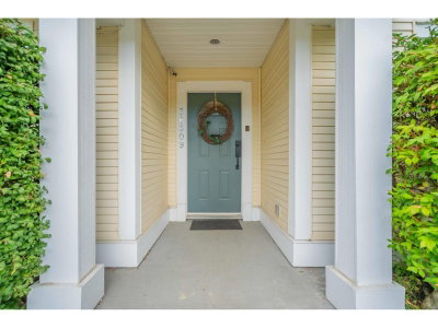 36309 AUGUSTON Parkway South | Abbotsford British Columbia | Slide Image Two