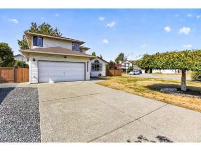 6323 171A Street | Surrey British Columbia | Slide Image Two