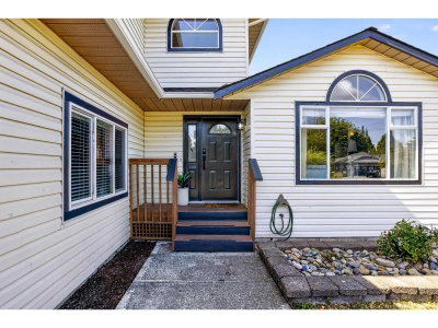 6323 171A Street | Surrey British Columbia | Slide Image Three