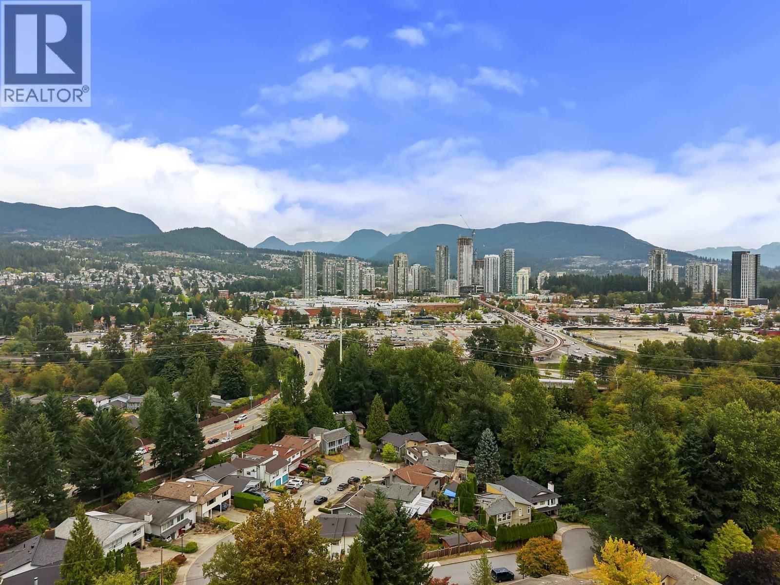 1120 WALLACE Court, Coquitlam, British Columbia V3C 4X4