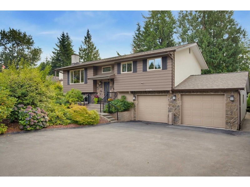 20424 43A Avenue Langley British Columbia, V3A 3C8 - 4 Bedrooms Home For Sale