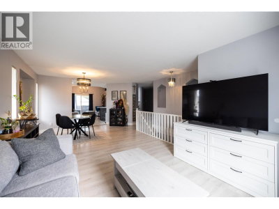 11537 240 Street | Maple Ridge British Columbia | Slide Image Nine