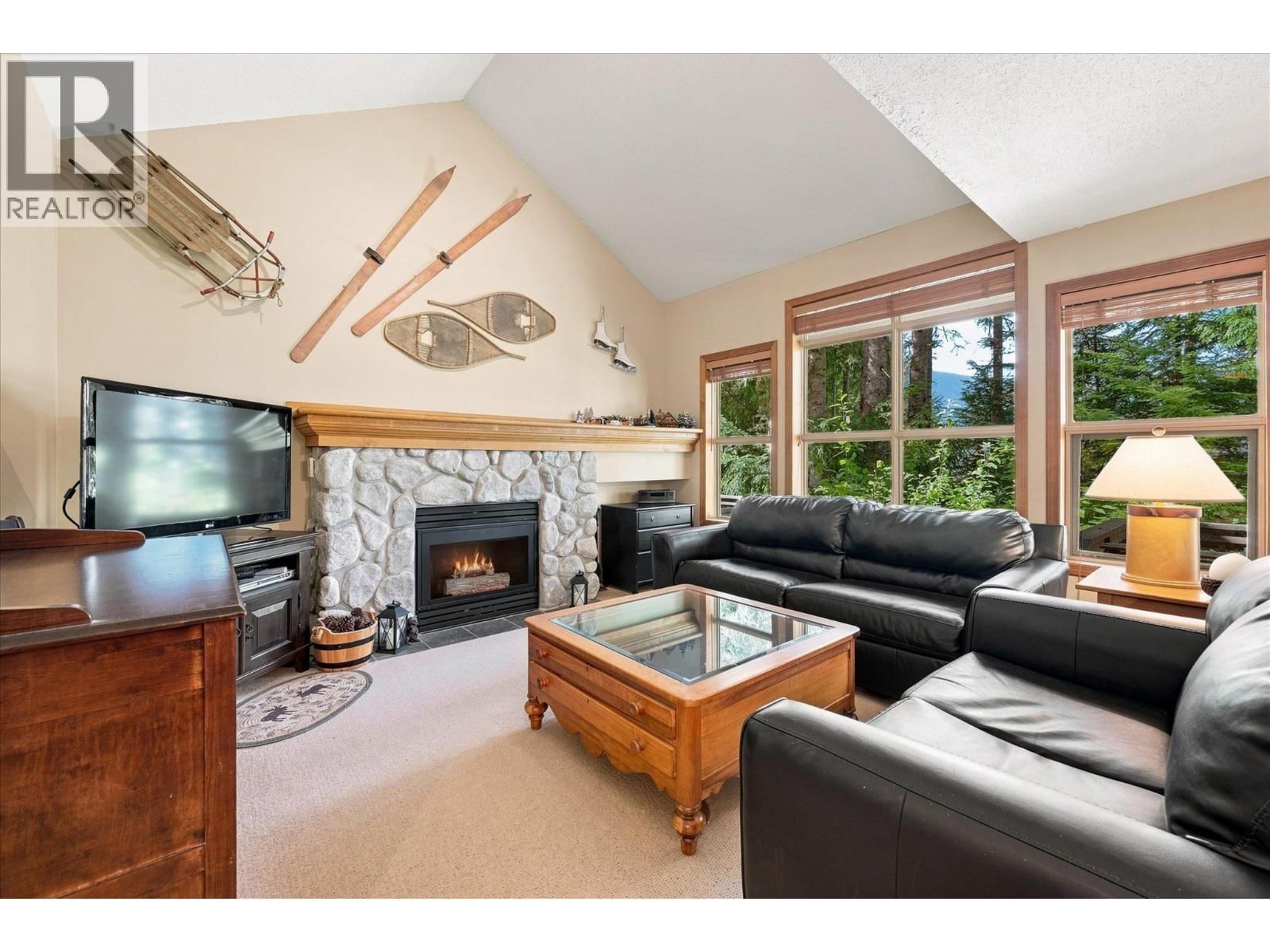 20 4890 PAINTED CLIFF Road property photo