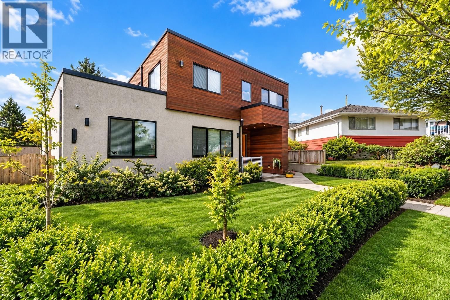 7493 GATINEAU Place, Vancouver, British Columbia V5S 2S3