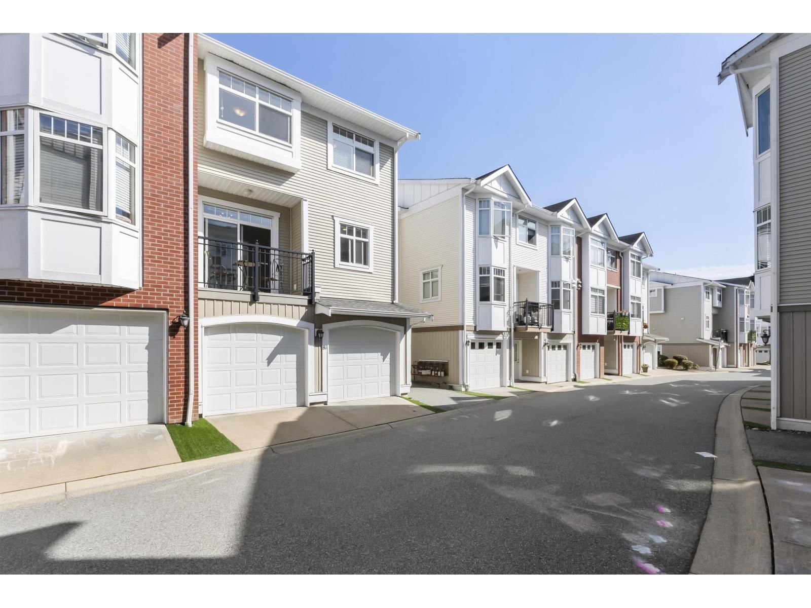 19551 66 Avenue, Surrey, British Columbia V4N 0Z5