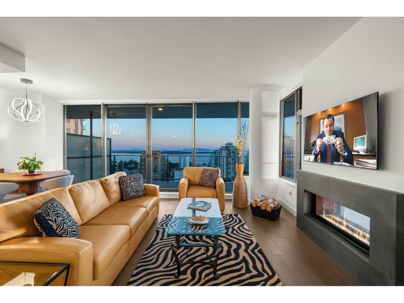 1588 JOHNSTON Road White Rock British Columbia, V4B 0C5 - 2 Bedrooms Condo For Sale