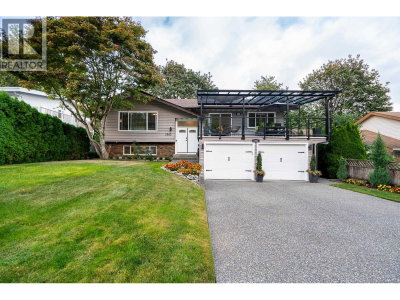 2583 PASSAGE Drive | Coquitlam British Columbia | Slide Image Two
