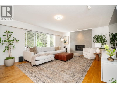 2583 PASSAGE Drive | Coquitlam British Columbia | Slide Image Three