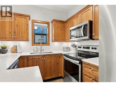 4652 BLACKCOMB Way | Whistler British Columbia | Slide Image Ten