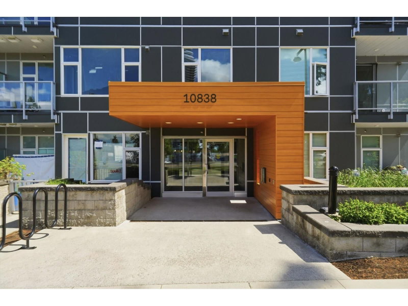 10838 WHALLEY Boulevard Surrey British Columbia, V3R 0G8 - 2 Bedrooms Condo For Sale