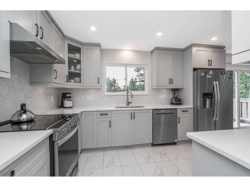 1728 156 Street Surrey British Columbia, V4A 4T1 - 6 Bedrooms Home For Sale