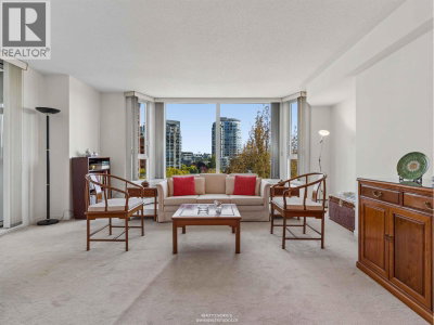 388 DRAKE ST | Vancouver British Columbia | Slide Image Five