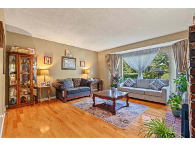 15676 97A Avenue | Surrey British Columbia | Slide Image Four