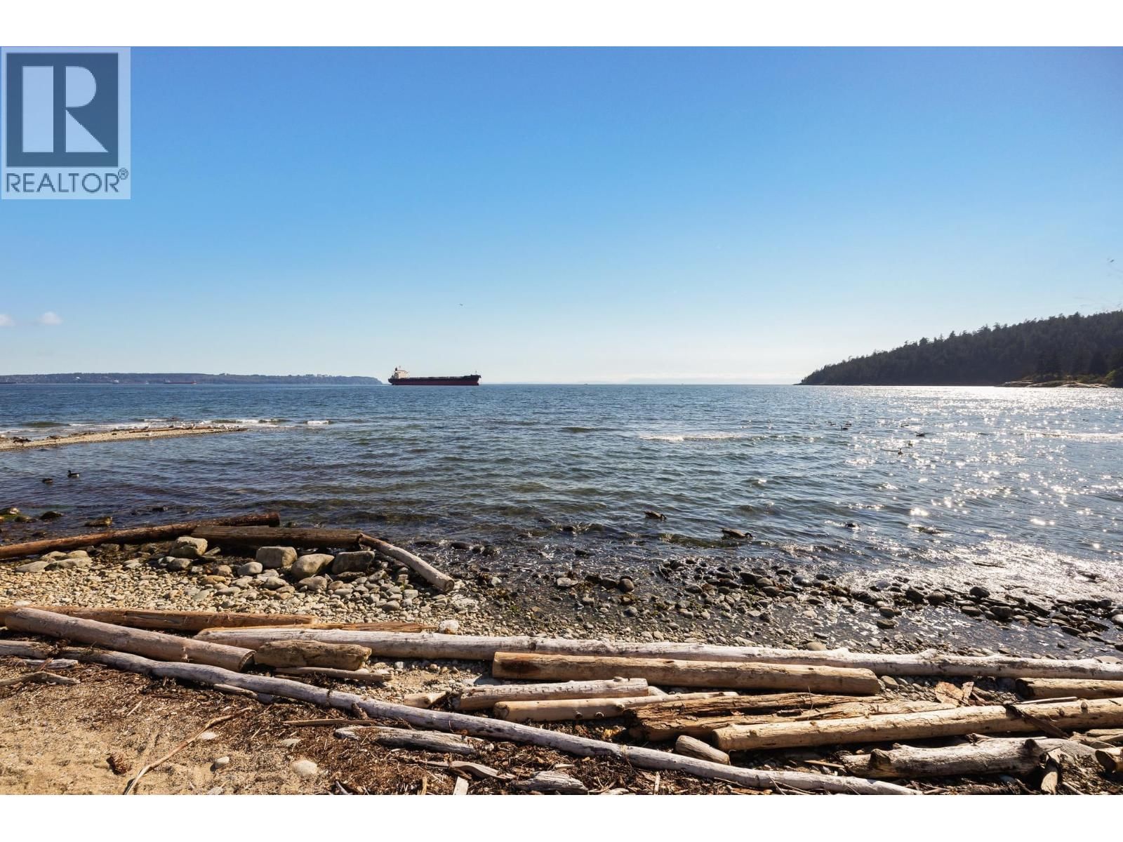 4358 ROSS Crescent, West Vancouver, British Columbia V7W 1B2
