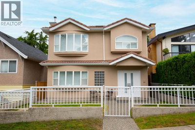 827 32ND Avenue | Vancouver British Columbia | Slide Image Three