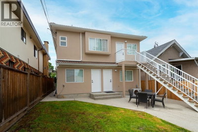 827 32ND Avenue | Vancouver British Columbia | Slide Image Thirty-seven