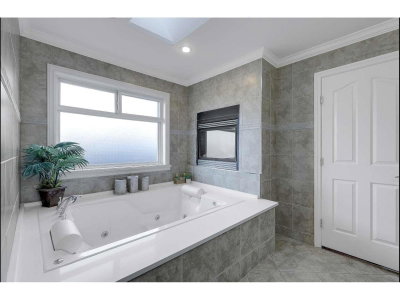 14871 76 Avenue | Surrey British Columbia | Slide Image Ten