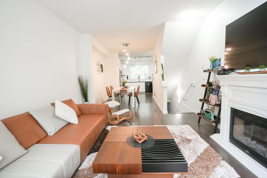 14955 60 Avenue, Surrey, British Columbia V3S 1R4