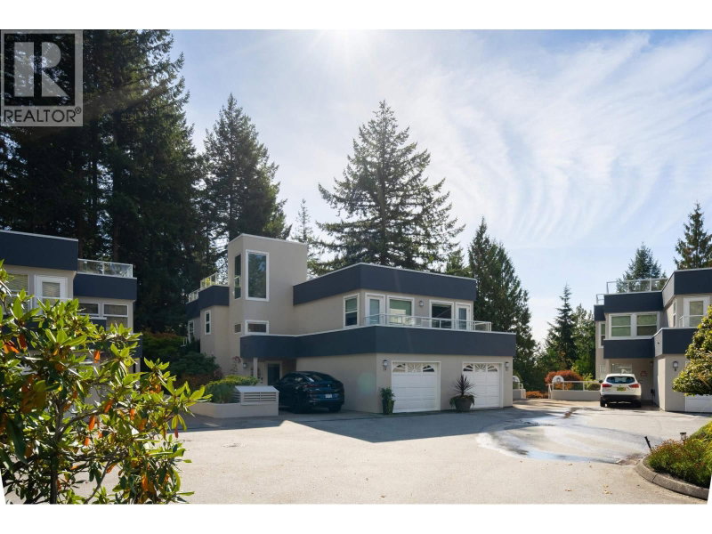 2425 EDGEMONT Boulevard North Vancouver British Columbia, V7P 2L2 - 3 Bedrooms Condo For Sale