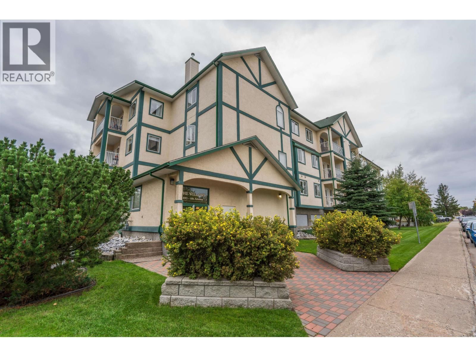 1693 6TH Avenue, Prince George, British Columbia V2L 3N5