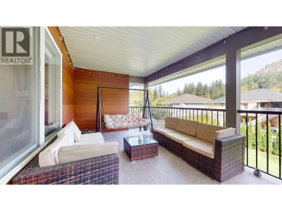 2015 BALSAM Way | Squamish British Columbia | Slide Image Ten