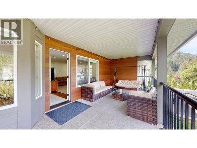 2015 BALSAM Way | Squamish British Columbia | Slide Image Eleven