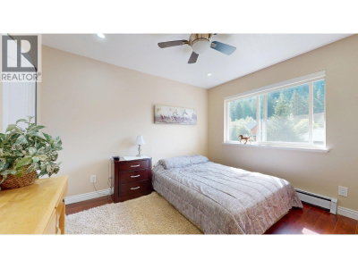 2015 BALSAM Way | Squamish British Columbia | Slide Image Eighteen