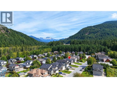 2015 BALSAM Way | Squamish British Columbia | Slide Image Thirty-eight