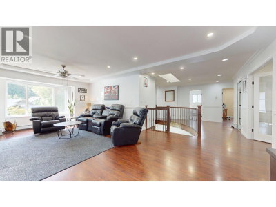 2015 BALSAM Way | Squamish British Columbia | Slide Image Four