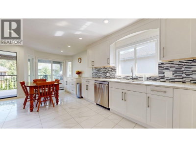 2015 BALSAM Way | Squamish British Columbia | Slide Image Six
