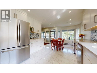 2015 BALSAM Way | Squamish British Columbia | Slide Image Eight