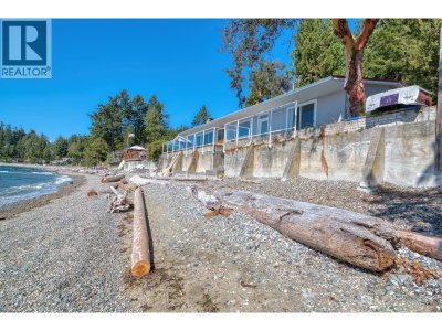 6833 SUNSHINE COAST Highway | Sechelt British Columbia | Slide Image Three