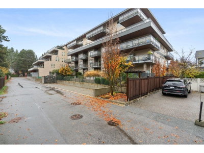 14022 NORTH BLUFF Road | White Rock British Columbia | Slide Image Thirty